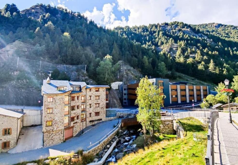 Unico Piso Colorido Y Divertido En Ransol - Increibles Vistas Al Rio Y Naturaleza - Ideal Familias L By Bonesvacances アンドラ・ラ・ベリャ エクステリア 写真